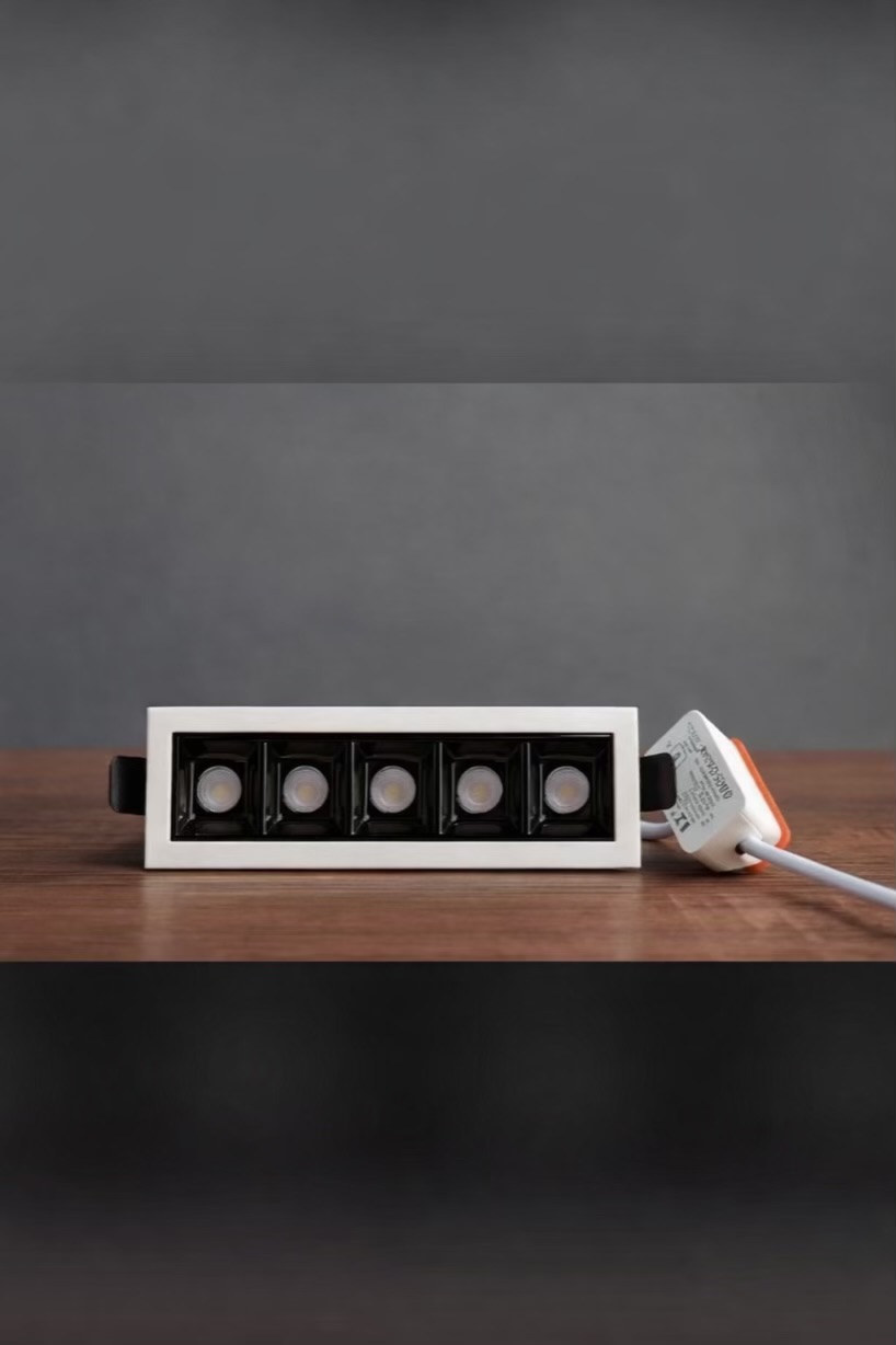 Linear Recessed LED Leaner Light